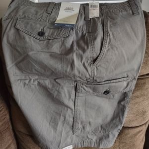 Men's Izod shorts. New with tags